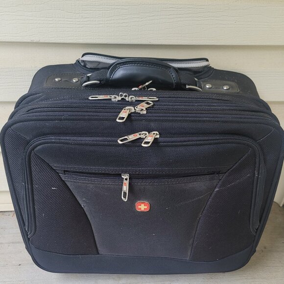 Swissgear Black Red Rolling Briefcase Padded Laptop Pocket 17 Inches - Picture 3 of 16